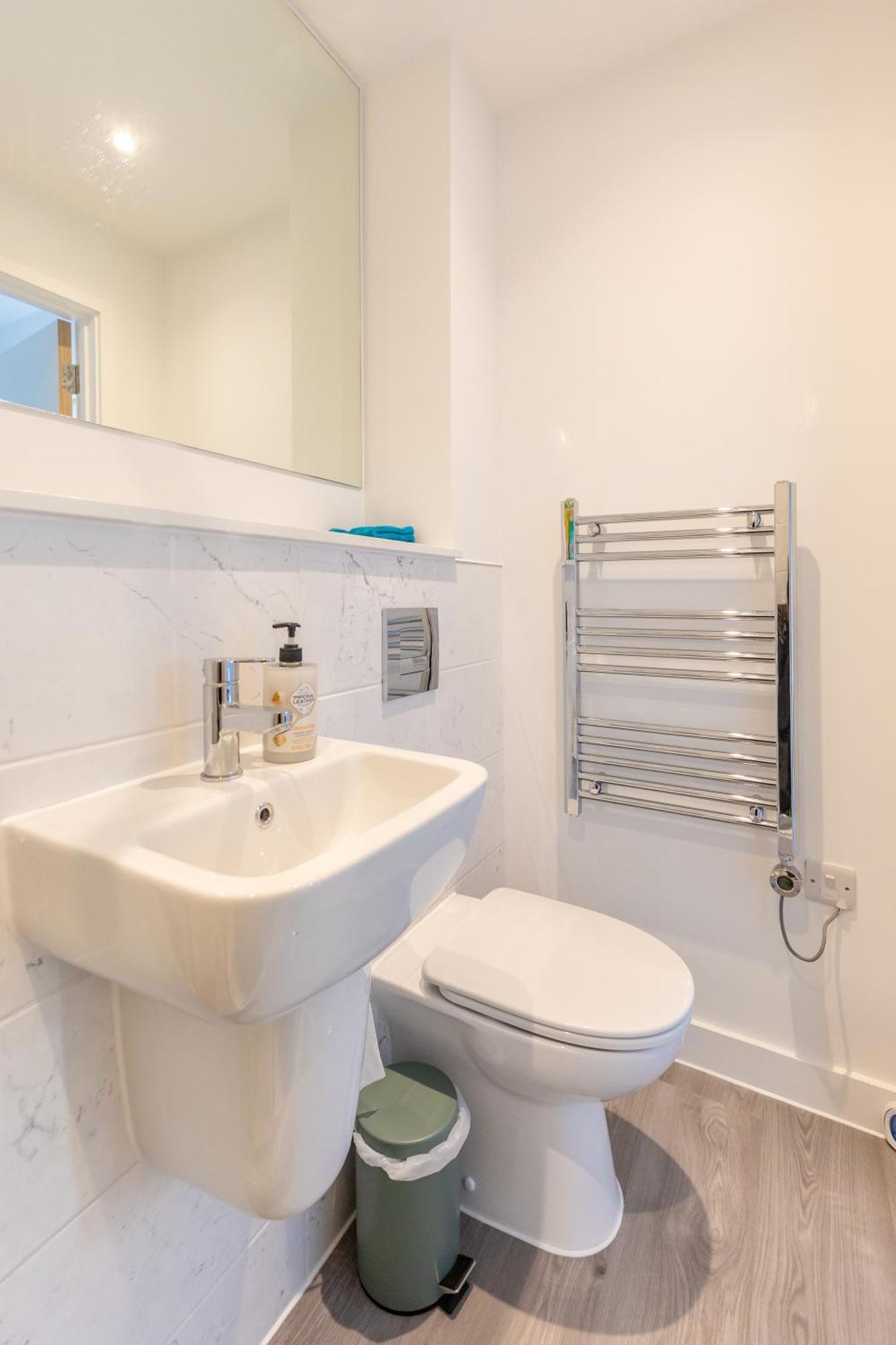 Stunning Modern 3 Bedroom Townhouse - Perfect Getaway Manchester Zewnętrze zdjęcie
