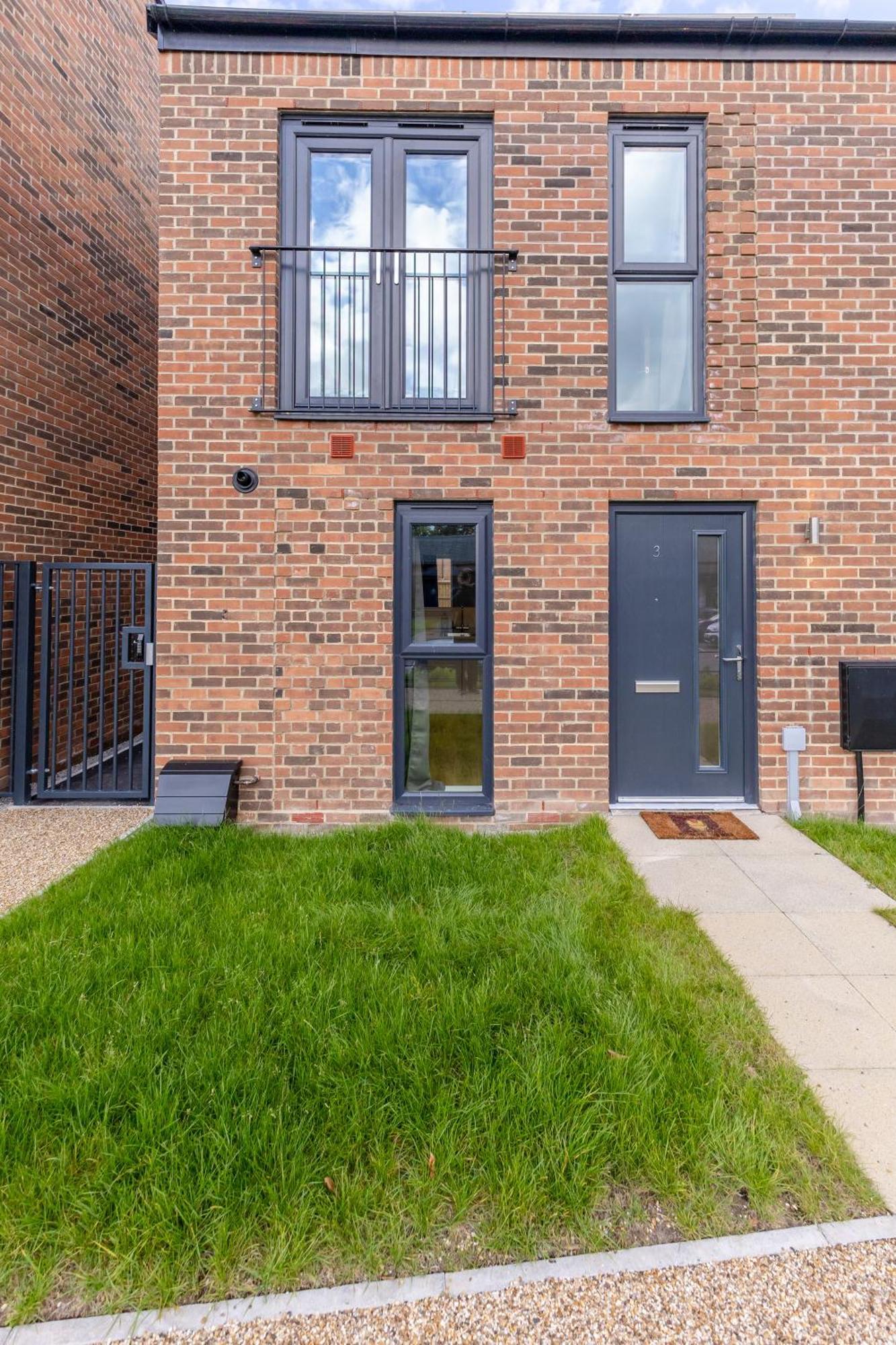 Stunning Modern 3 Bedroom Townhouse - Perfect Getaway Manchester Zewnętrze zdjęcie